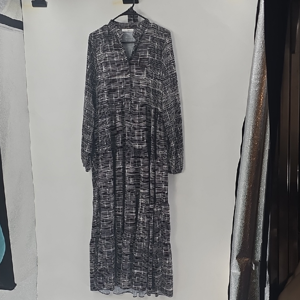 TERZI DUKKANI Elegant Black and White‎ Patterned Dress